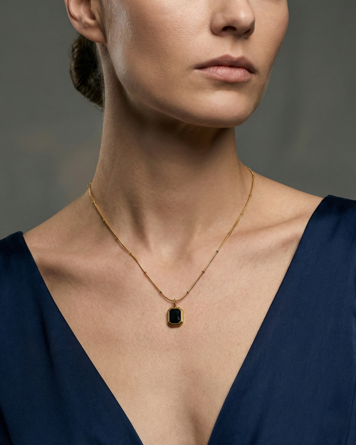 Noir-Emerald Onyx Necklace
