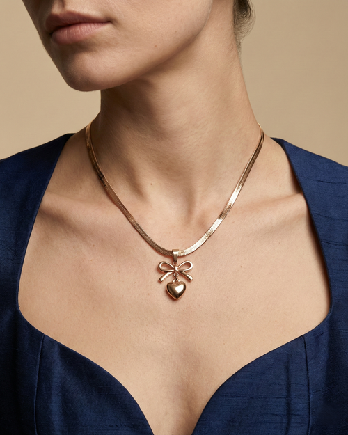Sleek Ribbon & Heartlet Necklace