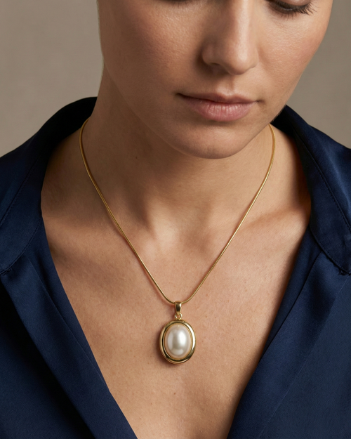 Solitary Ovoid-Nacreous Necklace