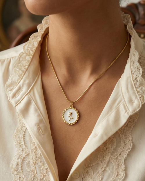 Vitreous Rosa-Insignia Necklace
