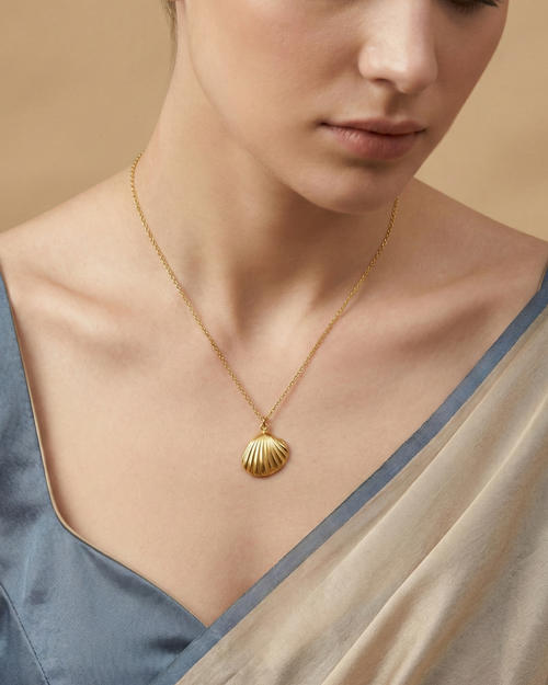 Gilded Ribbed Scallop Necklace