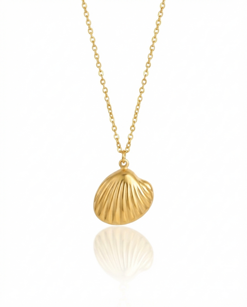 Gilded Ribbed Scallop Necklace
