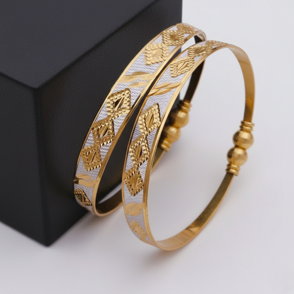 Elegant Two-Tone Diamond Motif Kangan Pair