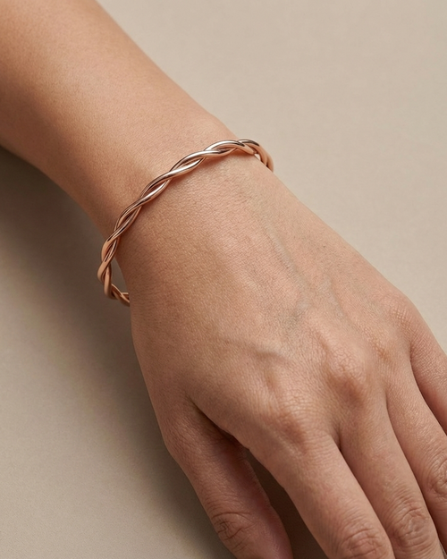 Entwined-Filament Orbital Kada